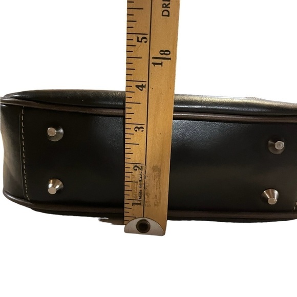 P & G Collection Concealed Carry Western Style Crossbody Purse - Picture 15 of 15